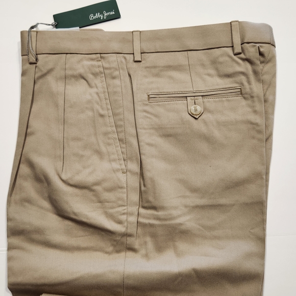Bobby Jones Golf Shorts‎ Pleated Front, Dark Kahki Size 34 - Picture 3 of 5
